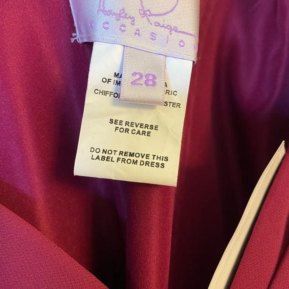 Hayley Paige Dress size 28 - Picture 5 of 6